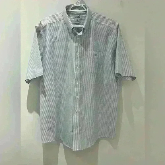 L.L. Bean Other - NWT L.L Bean men’s pinstripe shortsleeved  shirt wrinkle resistant size 17 reg